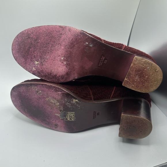 Laurence Dacade
Nikki Woven Velvet 50mm Booties Burgundy Red sz 39 - Picture 10 of 12
